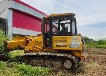 DPUTR Kabupaten Cirebon Laksanakan Aksi Bersih di Sport Center Watubelah