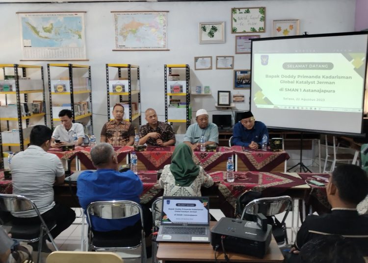 Sosialisasi program Global Katalyst Jerman di SMAN Astanajapura Kabupaten Cirebon, Selasa (22/8/2023).*/Ryan Haryanto