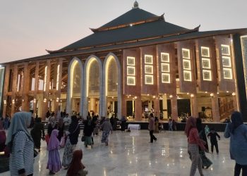 Baru Sehari Diresmikan, Masjid Syarif Abdurachman Dipadati Pengunjung