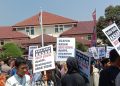 Demo di Kantor Bupati, Massa FGCAA Larang Rocky Gerung Datang ke Cirebon