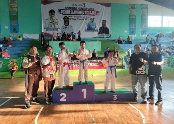 Korwil Kesambi, SMPN 1 dan SMAN 1 Juara Umum Karate di Popkota 2023