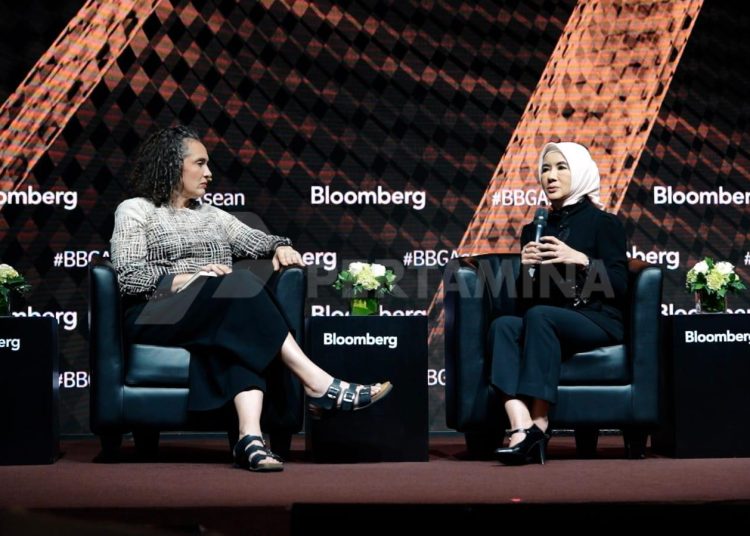 DIREKTUR Utama Pertamina Nicke Widyawati di Bloomberg CEO Forum ASEAN yang memaparkan topik "Transformation Today for Impact Tomorrow" di Fairmont Hotel, Senayan, Rabu (6/9/2023).* pertamina.com