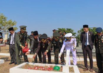Peringatan Hari TNI ke-78, Kapolresta dan Muspida Hadir pada Upacara Ziarah Nasional di TMP Cakrabuana