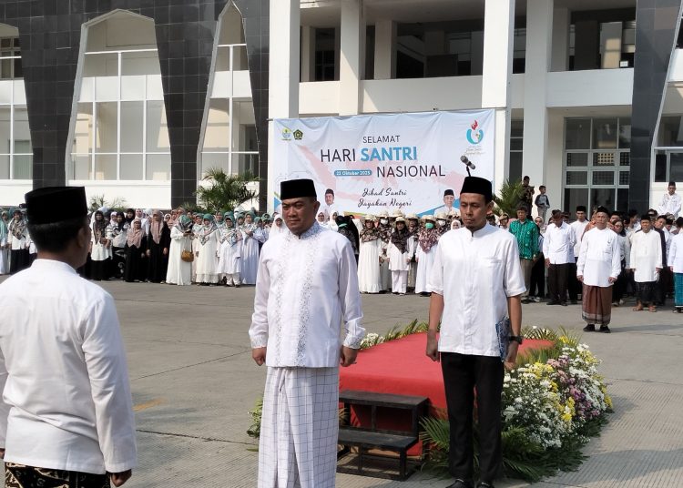 Wali Kota Cirebon H Nashrudin Azis usai menjadi pembina upacara Peringatan Hari Santri Nasional 2023 di halaman Gedung Setda Kota Cirebon, Minggu (22/10/2023).*/Ryan Haryanto