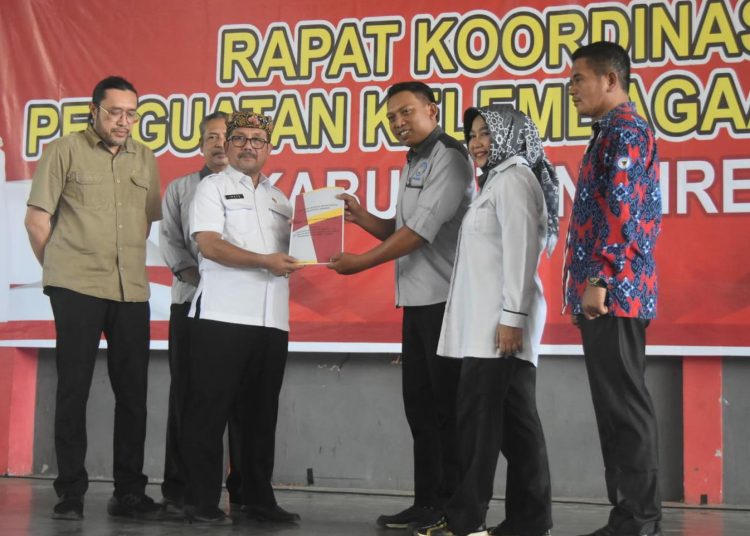 Bupati Cirebon, Imron saat menghadiri Rakor dan Penguatan Lembaga Puskesos di Gor Ranggajati, Kecamatan Sumber, Rabu (1/11/2023).