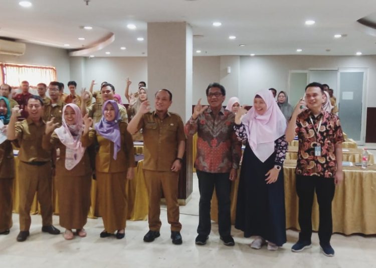 Pemkab Cirebon melalui Diskominfo saat menggelar Pelatihan Data Geospasial Tahun 2023 yang digelar di salahsatu hotel kawasan Kecamatan Kedawung, Selasa (31/10/2023).