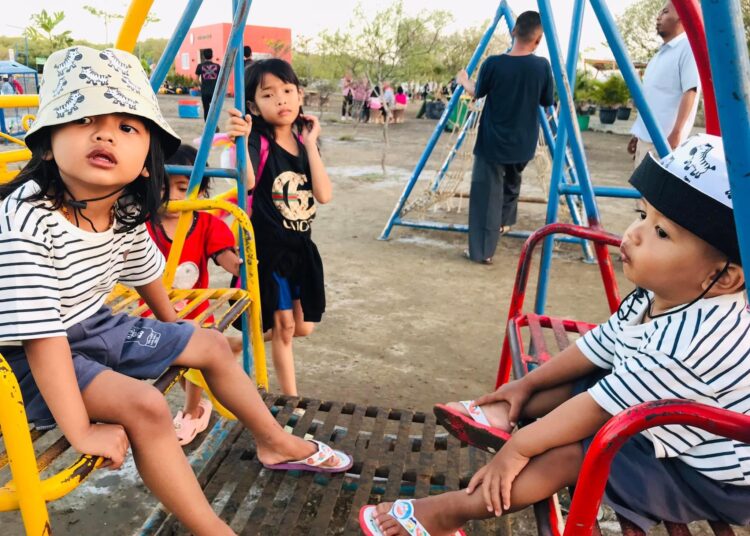 Orangtua hendaknya pilih sarana maupun bentuk permainan yang cocok untuk anak sesuai dengan usia.foto:nurviapahlawanita/etnologimedia.com