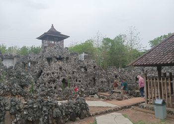Jelang Libur Nataru, Pengelola Goa Sunyaragi Cirebon Tambah Pemandu dan Petugas Kebersihan