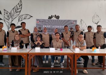 Sukseskan Pemilu 2024, Panwascam Lemahabang Gelar Rakor Pengawasan Logistik 