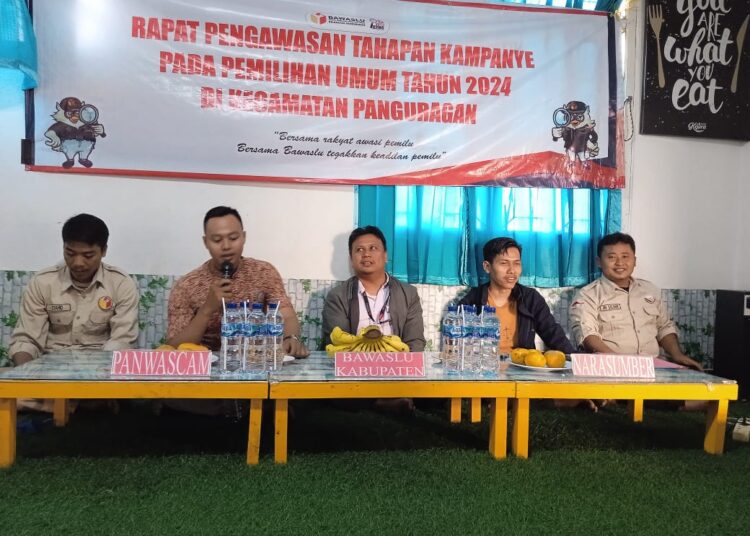 Rapat pengawasan tahapan Pemilu 2024 di Kecamatan Panguragan, Selasa (19/12/2023).*