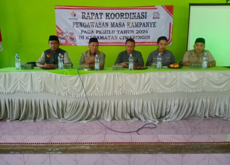 Rapat Koordinasi Pengawasan Kampanye Pemilu 2024 oleh Panwascam Ciwaringin, Kamis (25/1/2024).*