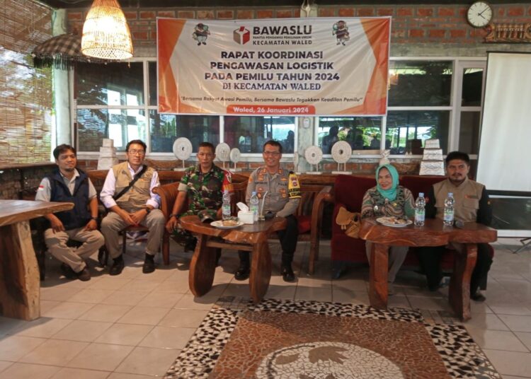 Rapat Koordinasi Pengawasan Logistik Pemilu 2024 Panwascam Waled, Jumat (26/1/2024).*