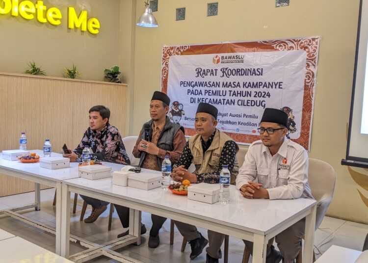 Rapat Koordinasi Pengawasan Kampanye Pemilu 2024 Panwascam Ciledug. Kamis (25/1/2024).*