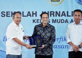 PWI Gelar Program Sekolah Jurnalistik Indonesia, Nadiem Makarim: Kita Berkompetisi dengan AI