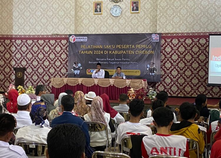 Bawaslu Kabupaten Cirebon, saat menggelar kegiatan Pelatihan Saksi Parpol Peserta Pemilu Tahun 2024 di Kabupaten Cirebon, Rabu (7/2/2024).