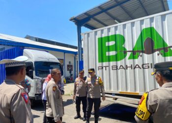 Polres Cirebon Kota Kawal Distribusi Logistik Pemilu dari Gudang KPU ke PPK