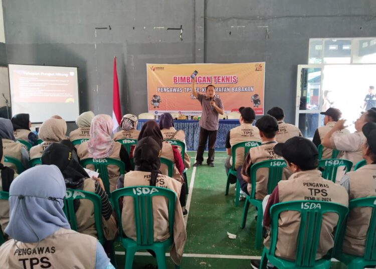 Bimbingan teknis pengawas TPS Kecamatan Babakan, Minggu (11/2/2024)."