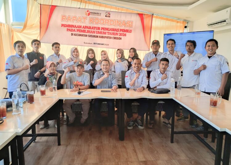 Panwascam Susukan Lakukan Patroli Antisipasi Pelanggaran Jelang Masa Tenang, Minggu (11/2/2024).*