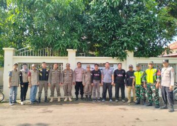 Panwascam Kaliwedi Tertibkan APK saat Masa Tenang