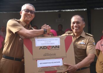 Maksimalkan Layanan Puskesos, Pj Wali Kota Serahkan Bantuan Komputer bagi 22 Kelurahan