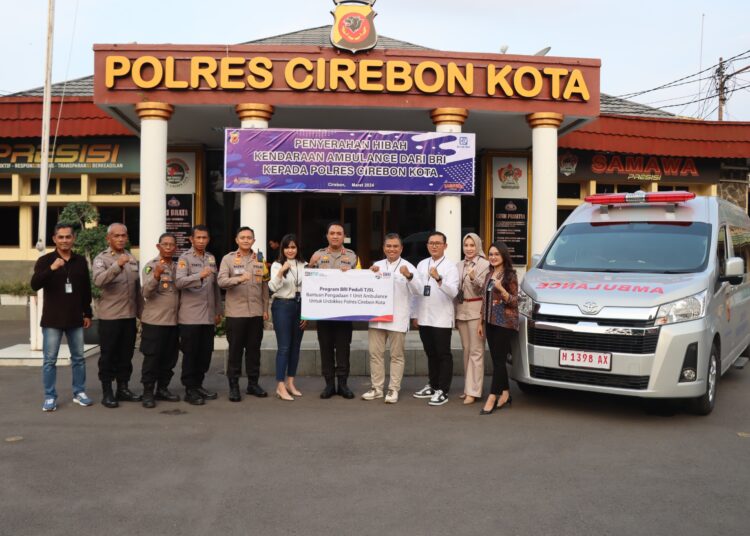 Polres Cirebon Kota Terima Hibah 1 Unit Ambulance Dari Bank BRI, Kamis (21/3/2024).*