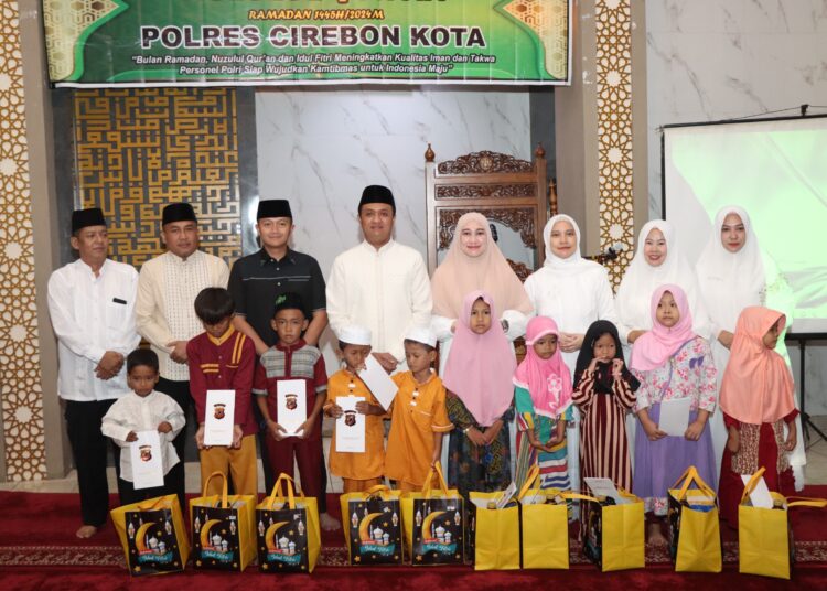 Polres Cirebon Kota Gelar Peringatan Nuzulul Qur'an di Masjid Adz Dzikra, (28/3/2024).*