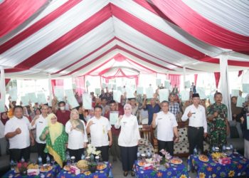 Wujud Kepastian Hukum, Pemkab Cirebon Berikan 542 Sertifikat Tanah Gratis dalam Peringatan Hari Jadi
