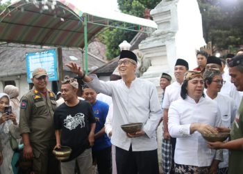 Rangkaian Hari Jadi Cirebon, Pj Wali Kota Salat Ashar Berjamaah dan Ziarah Makam Sunan Gunung Jati