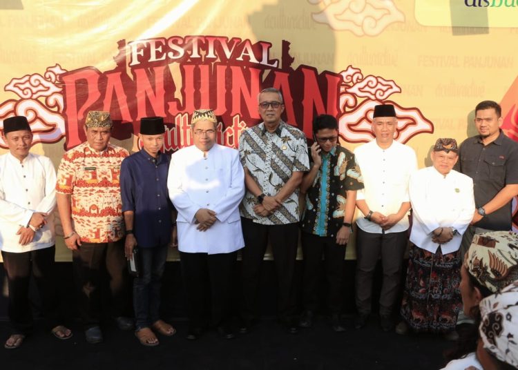 Pemerintah Kota (Pemkot) Cirebon melalu Dinas Kebudayaan dan Pariwisata (Disbudpar) menggelar Festival Kampung Arab (Fikar) dan Wisata Kampung Arab (Wika) Muharram 2024, Jumat (26/7/2024).*