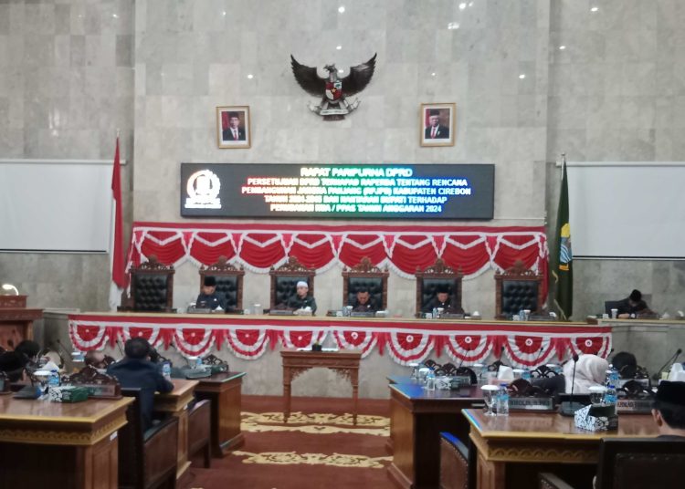 DPRD Kabupaten Cirebon saat menggelar Paripurna KUA/PPAS 2024, Rabu (7/8/2024).