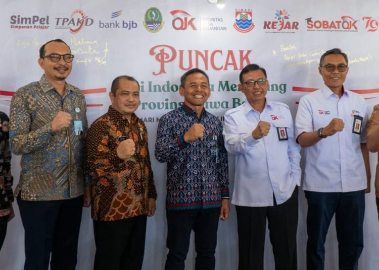 bank bjb luncurkan Program KEJAR di puncak Hari Indonesia Menabung di Cimahi Techno Park, Otoritas Jasa Keuangan (OJK) Jawa Barat, pada Kamis (15/8/2024).