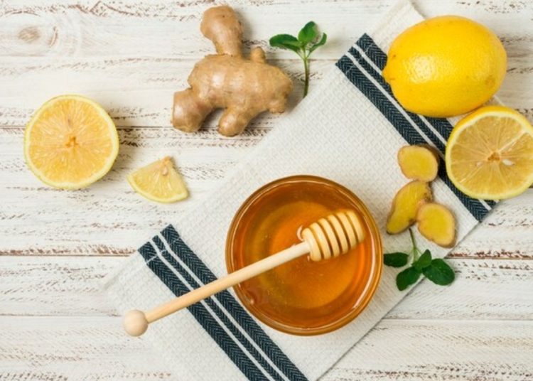 Lemon dan madu bukanlah solusi ajaib untuk penurunan berat badan. Foto: Freepik