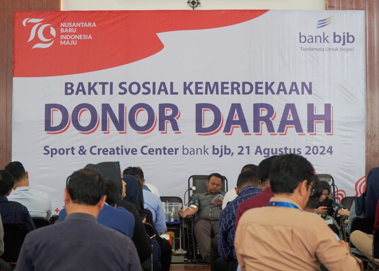 Kontribusi bank bjb dalam kesehatan masyarakat melalui kegiatan donor darah dalam momentum HUT RI ke-79. /* (foto : Humas Bank Bjb)