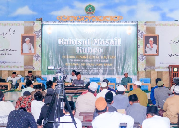 Kegiatan Bahtsul Masail Kubro yang berlangsung di Kabupaten Kuningan bakal menbahas isu kontroversial dari Pondok Pesantren Se-Jawa-Madura, Senin (30/9/2024). /* (foto: humas Bahtsul Masail Kubro)