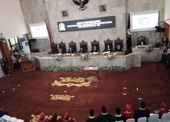 Luthfi Minta Maaf di Paripurna Pengucapan Sumpah dan Janji DPRD Kabupaten Cirebon Periode 2024-2029