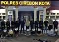 Anggota POLRES Cirebon Kota Amankan Beberapa Pemuda yang Terlibat Tawuran