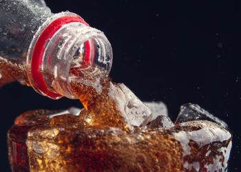 Waspadai Bahaya Minuman Bersoda: Kesehatanmu Bisa Terancam!