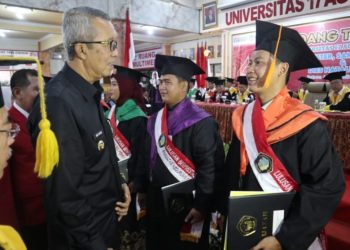 Pj Wali Kota Cirebon Hadiri Wisuda dan Dies Natalis Ke-62 UNTAG Cirebon