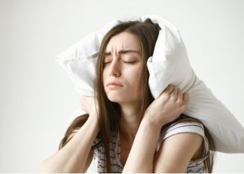 Alami Insomnia? Jenis Musik Ini Bisa Kamu Dengarkan Agar Tertidur Lelap