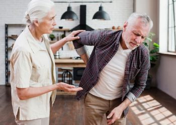 Atasi Risiko Osteoporosis Sejak Dini: Usia Rentan dan Makanan Pencegahnya