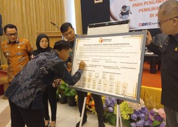 Deklarasi Kampanye Berintegritas Diteken, Bawaslu Tegas Awasi Kampanye di Pilkada Kabupaten Cirebon