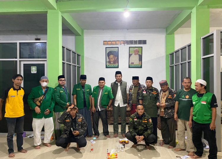 Cawalkot Cirebon, Suhendrik paparkan 21 program prioritas ke GP Ansor Kota Cirebon guna mendorong kolaborasi dan aspirasi masyarakat, pada Sabtu (19/10/2024)./* (foto: Humas Paslon Beres)