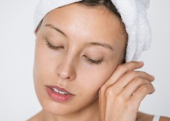 Rahasia Alami: 4 Bahan Ampuh untuk Atasi Kulit Wajah Kering