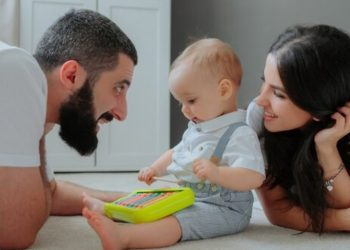 Rahasia Mengajarkan Anak Bicara Lebih Cepat: Tips Sederhana untuk Orang Tua