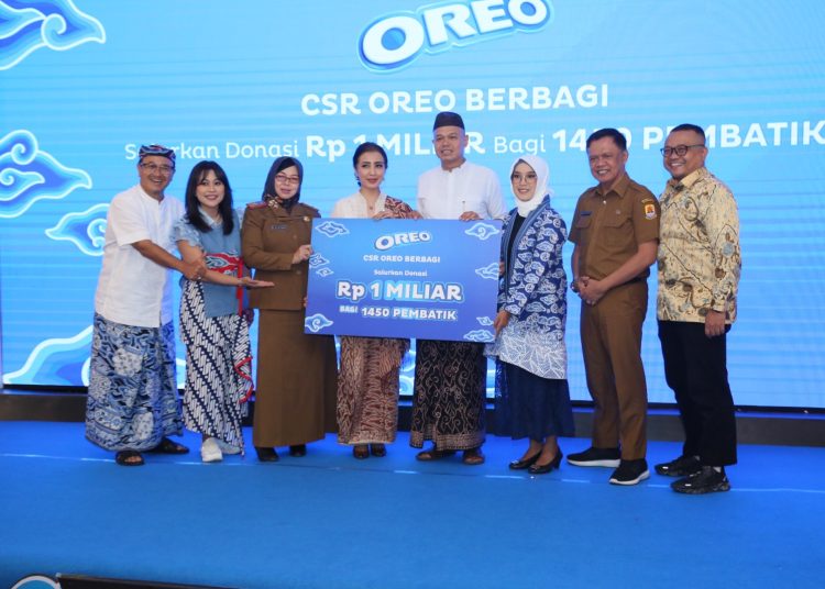 Pemerintah Kabupaten Cirebon sukses meluncurkan program CSR yang di sambut baik para pengusaha untuk pengembangan industri batik ramah lingkungan, di Hotel Aston, Senin (11/11/2024)./* (foto: Diskominfo)