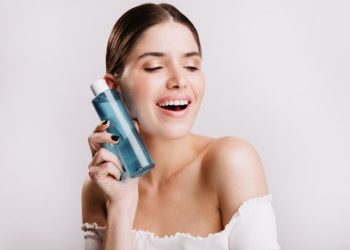 Pentingnya Gunakan Toner di Wajah Sebelum Makeup: Rahasia Kulit Sehat dan Riasan Tahan Lama
