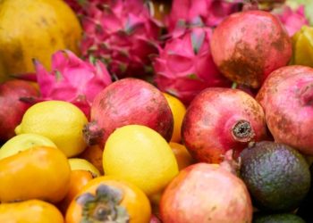 Buah vs Multivitamin: Mana yang Lebih Efektif untuk Tubuh?