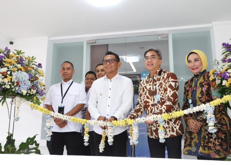 Peresmian bank bjb relokasi KCP Sudirman Bogor dihadiri jajaran direksi dan stakeholder terkait, dengan fasilitas layanan lebih modern dan strategis, Rabu (4/12/20224)./* (foto: Humas bank bjb) 