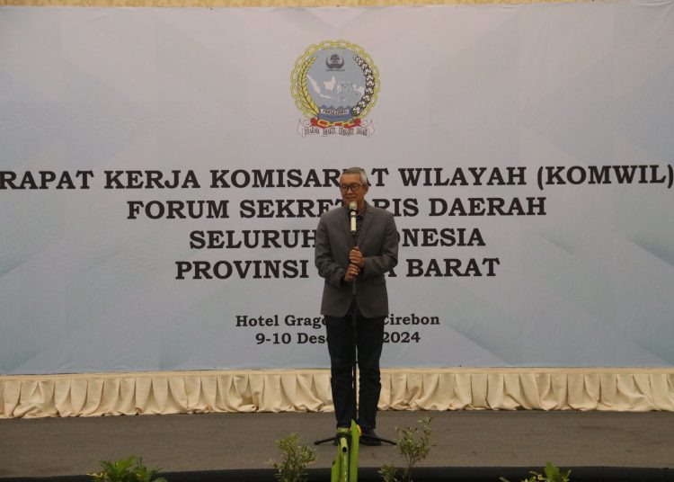 Rapat Kerja Forum Sekretaris Daerah Seluruh Indonesia (Forsesdasi) Komisariat Wilayah Jawa Barat, yang berlangsung di Grage Hotel, Kota Cirebon, Senin (9/12/2024). /* (foto: Prokompim Kota Cirebon) 