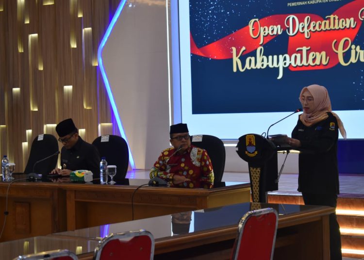 Pemkab Cirebon melalui Dinas Dinas Kesehatan mendeklarasikan ODF sebagai tonggak baru menuju kabupaten sehat, di gedung setda, Jumat (27/12/2024) /* (foto: Prokompim) 